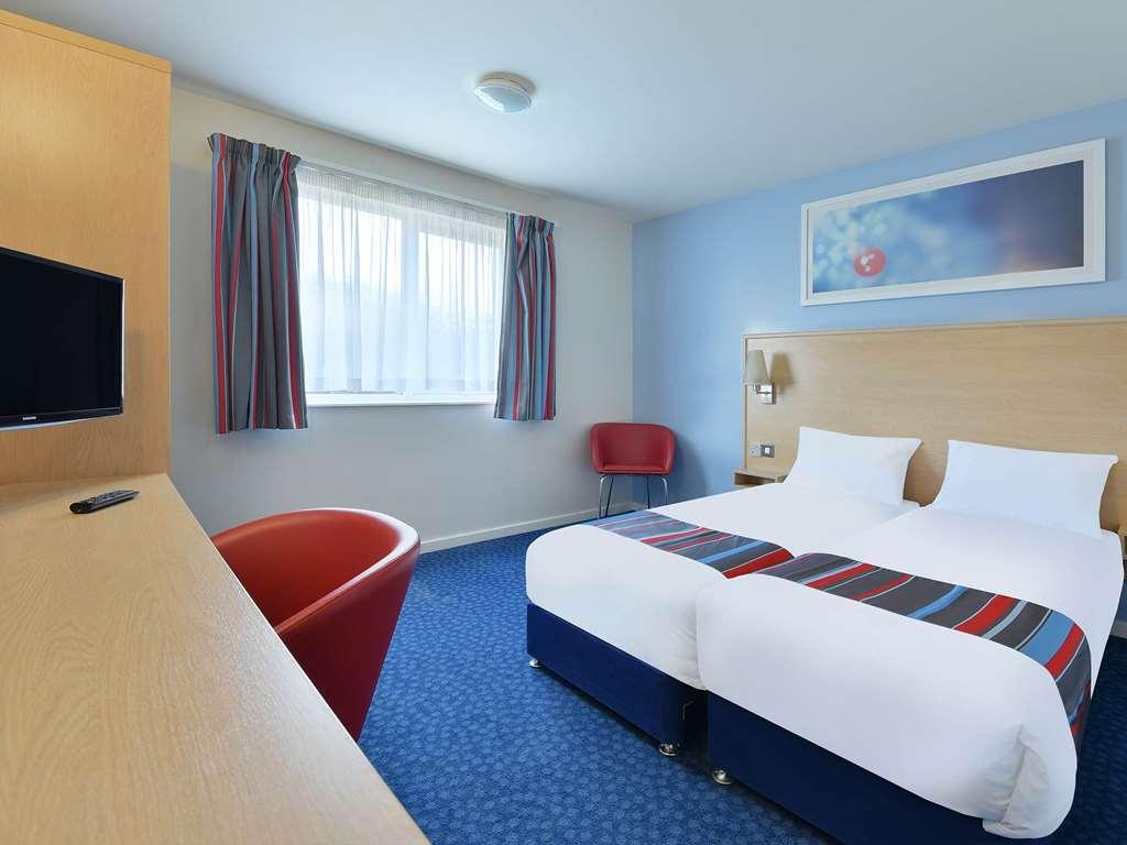 Travelodge Camberley Zimmer foto